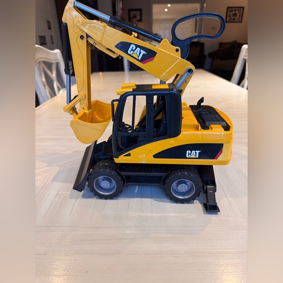 CAT Construction Toy Trucks - Mini Excavator Caterpillar Toy Digger - Picture 7 of 16